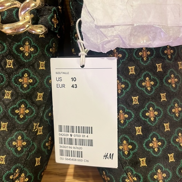 H&M men’s slipper shoes in excellent condition. - Picture 2 of 3